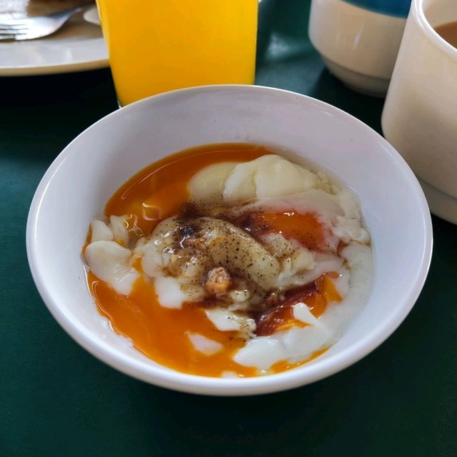 Buffet Breakfast by the Lakeside