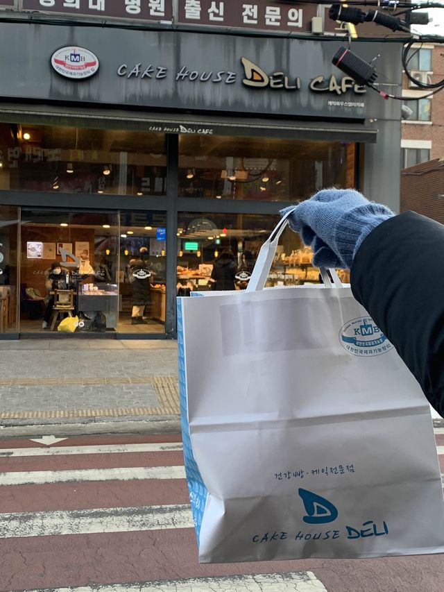 인천 모래내시장 앞 사람들의 발길이 끊이지 않는 베이커리 카페🥖☕️ [인천_케이크하우스델리]