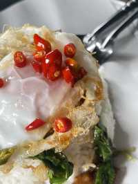 ปุ้ม กะเพราวัดใจ  