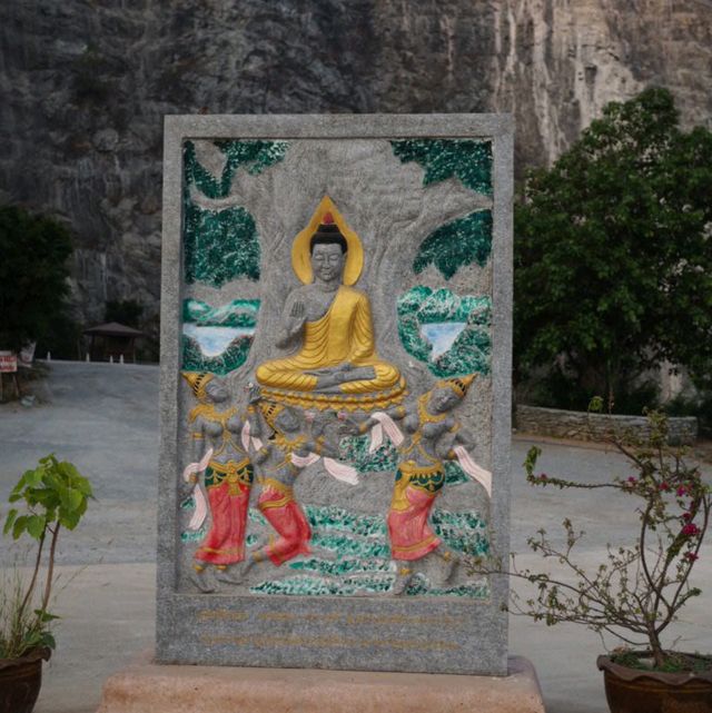 วัดเขาทำเทียม พระพุทธรูปแกะสลัก ใหญ่ที่สุดในโลก