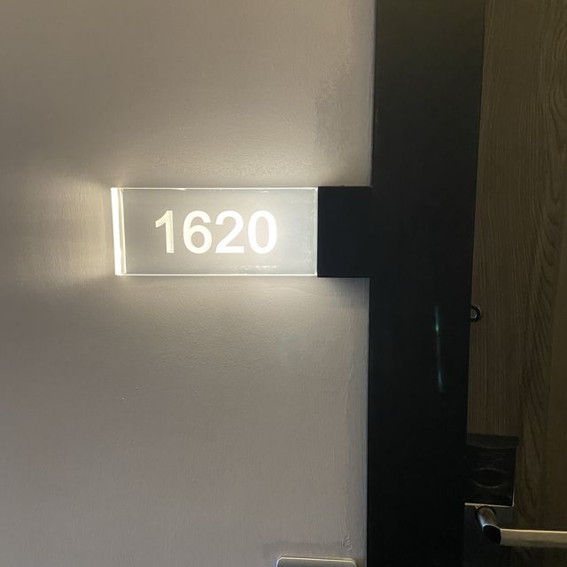 Affordable Room With Bathtub