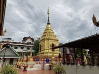 ‘วัดหมื่นเงินกอง’ เดินชมวัดสวยพร้อมขอสิ่งมงคล