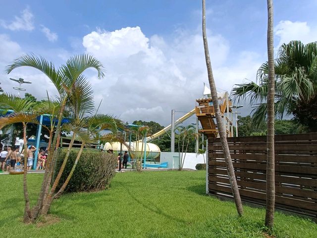 六福村水樂園
