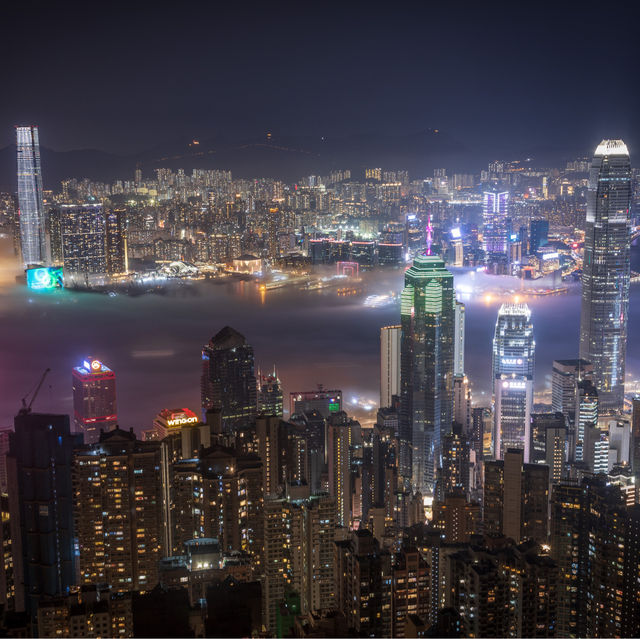 香港🇭🇰 ｜遊客必去看夜景最好的地方🌃 - 太平山山頂