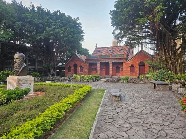 The Old School of Tamsui Oxford College