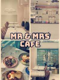 Mr & Mrs Cafe