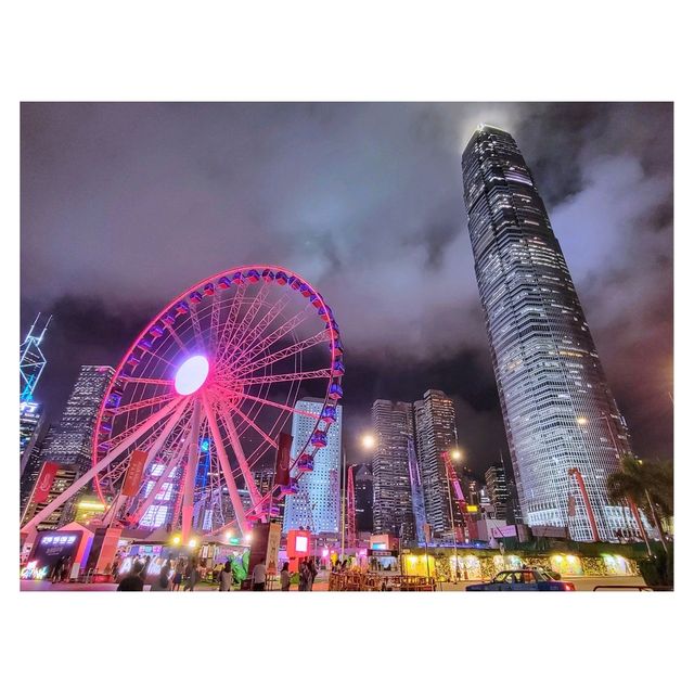 香港必去景點。中環海濱摩天輪