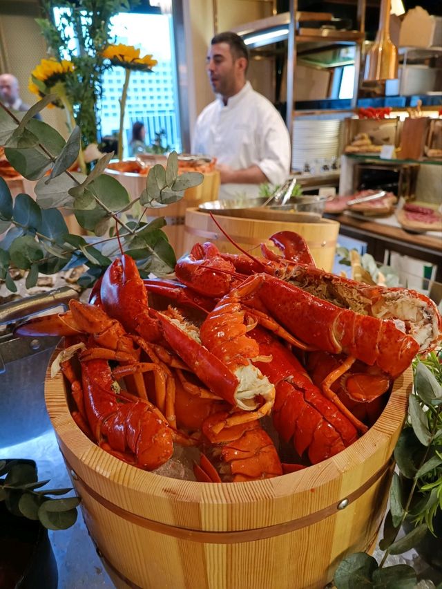中環蘭桂坊寶藏意大利餐廳 周末自助午餐無限任食生蠔龍蝦