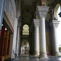 「吉隆坡AIMST Mosque：宗教與文化交流的聖殿，尋求內心寧靜和平衡！」