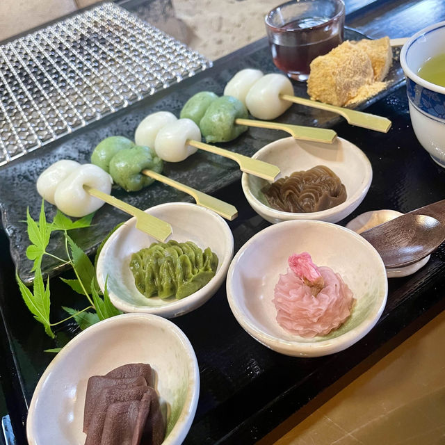 【八女グルメ】炭火焼きで焼いたお団子が外かりっと中とろ～りで最高に美味しかった