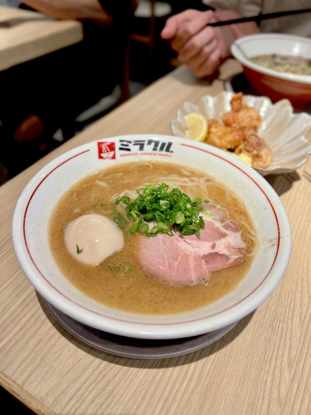 人氣拉麵店