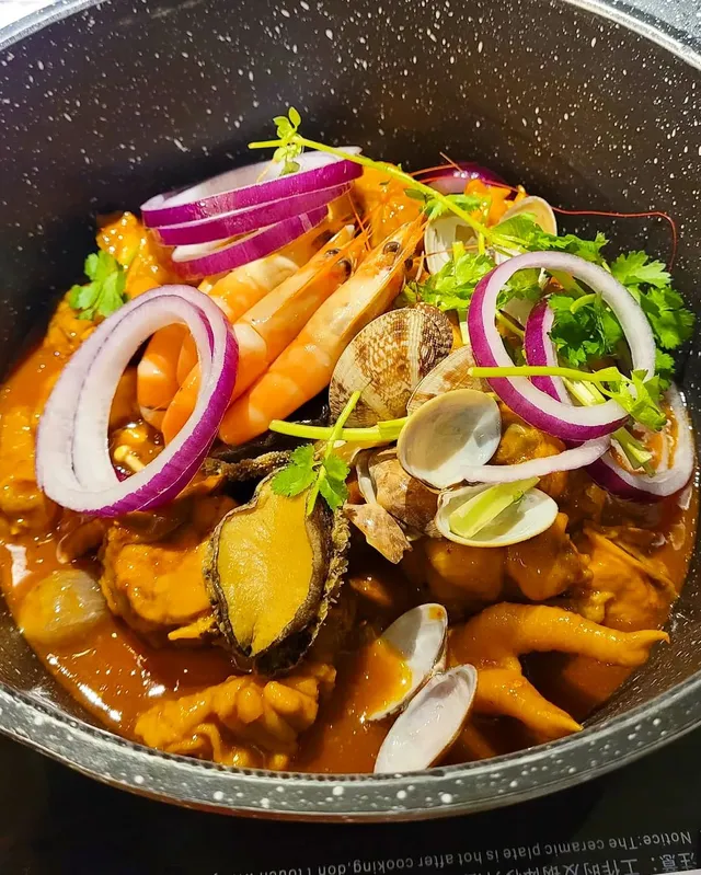 任食三小時😚尖沙咀惹味雞煲火鍋