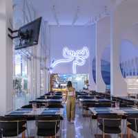 ร้านอาหารอร่อยในเมืองเชียงใหม่ มีสระให้เล่นน้ำ 