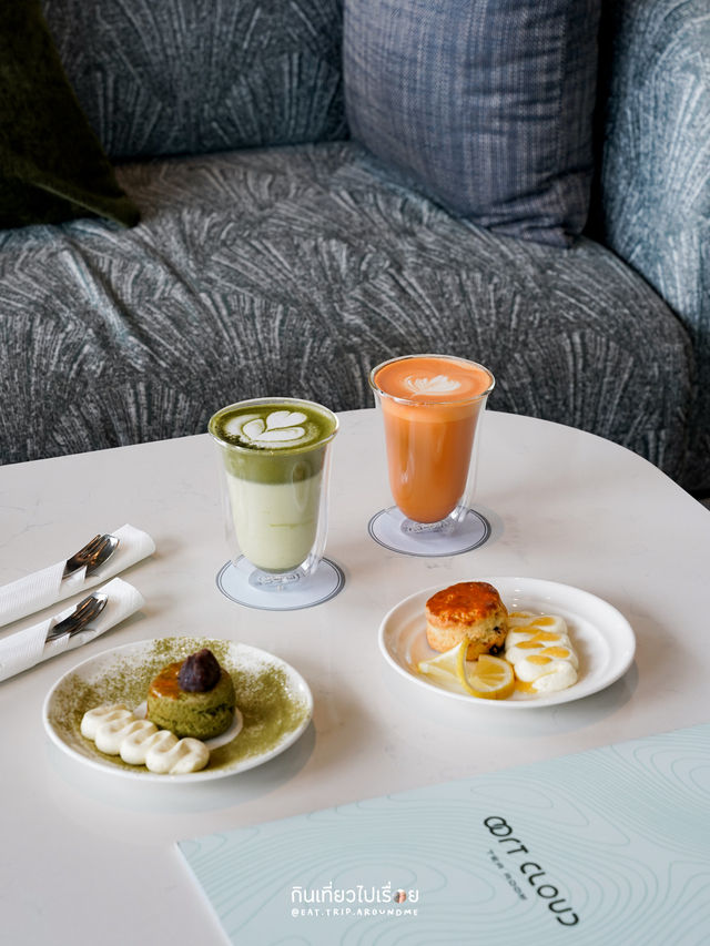 นั่งจิบชาและทานขนมชิลๆ ที่ Oort Cloud Tea Room