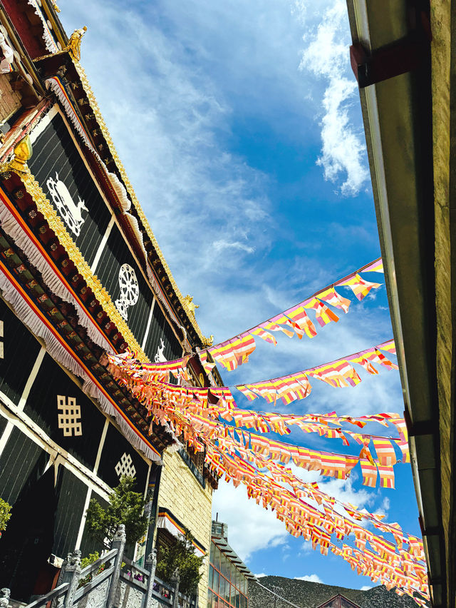 🇨🇳 Songzanlin Monastery: A Spiritual High in Shangri-La
