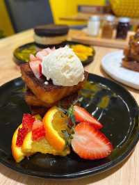 Mary’s Cafe เอกมัย