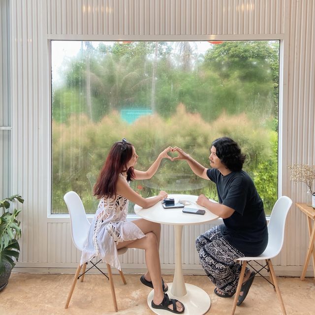คาเฟ่เกาะช้างเลี้ยวซ้าย Kamon bakes Koh Chang🇹🇭🏝️