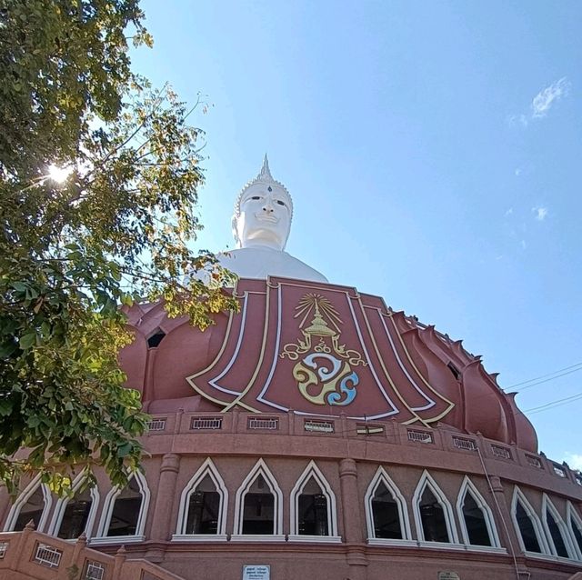 วัดรอยพระพุทธบาทภูมโนรมย์ มุกดาหาร