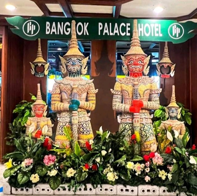 พามาทานบุฟเฟ่ต์อาหารนานาชาติ