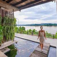 แช่อ่างชมวิวแม่น้ำโขงในที่พักเชียงคาน สุเนต์ตา 