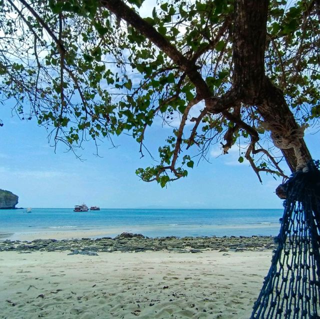 ผาจันทร์จรัส...หมู่เกาะอ่างทอง