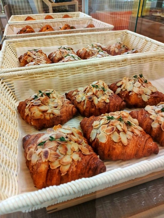 แนะนำร้านครัวซองต์และเค้กอร่อย
