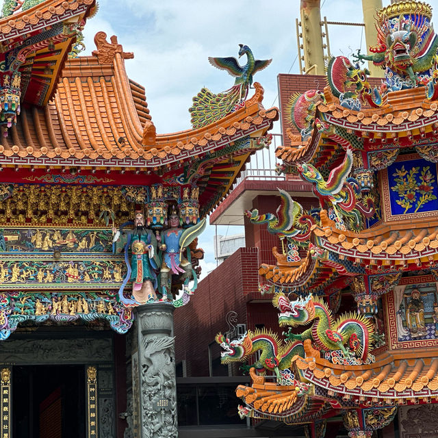 台灣高雄精美佛廟建築