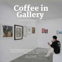 จิบกาแฟและชมงานศิลปะที่ Galerie Monument กัน