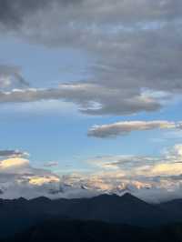 🇨🇳 Nature’s Embrace: A Close Encounter in Kangding