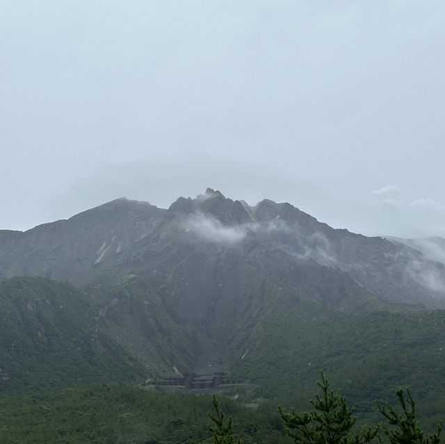 大雨霧霾中的鹿兒島櫻島火山🌋😅