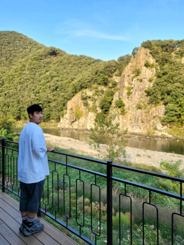 절벽뷰와 유럽감성을 함께 즐기는곳