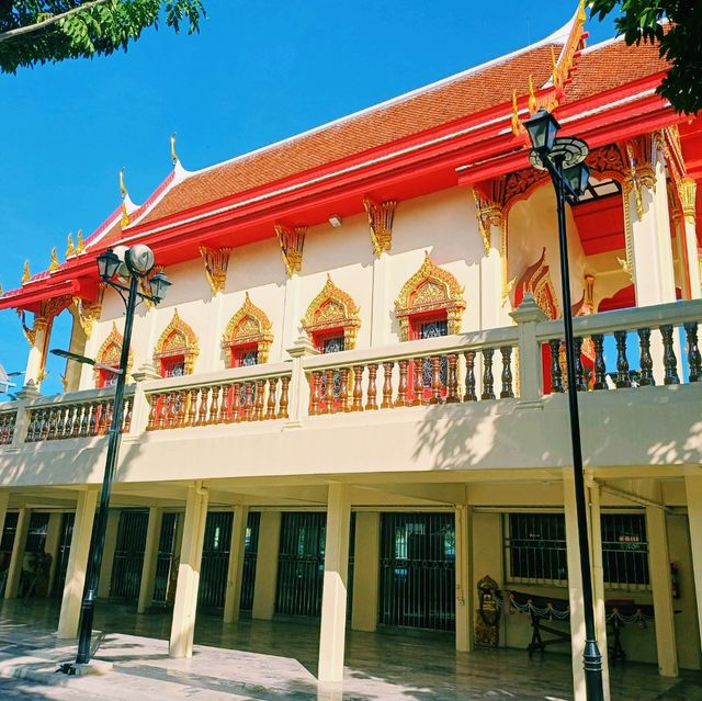 泰國曼谷湄南河畔著名古跡寺廟Wat Suttharam，百年歷史佛像雕塑，適合拍照📸打卡