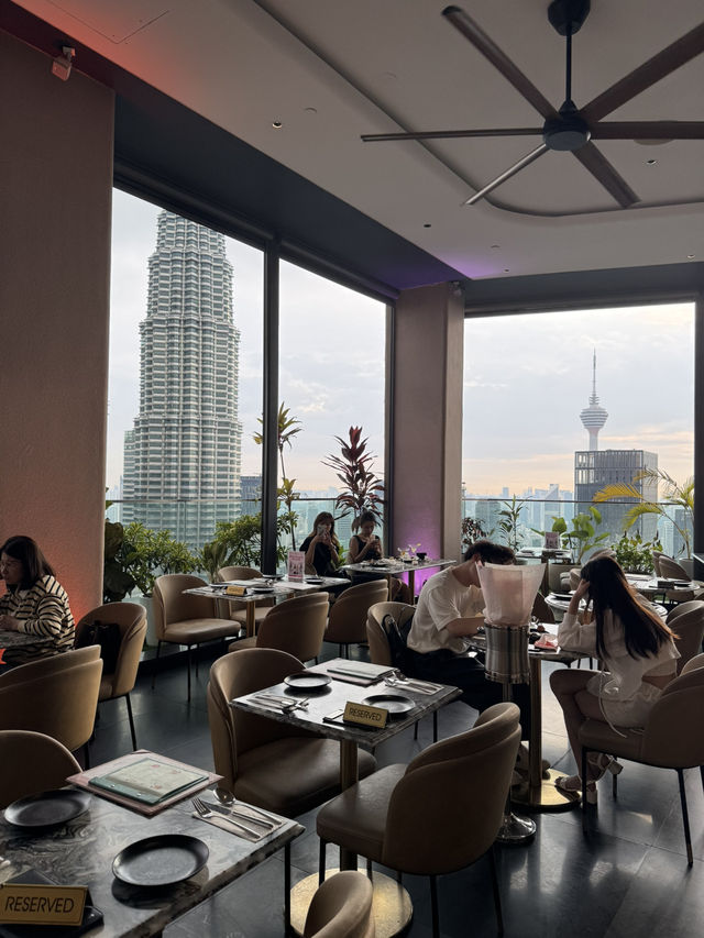 KL’s Atmospheric Sky Dining Restaurant 🥂
