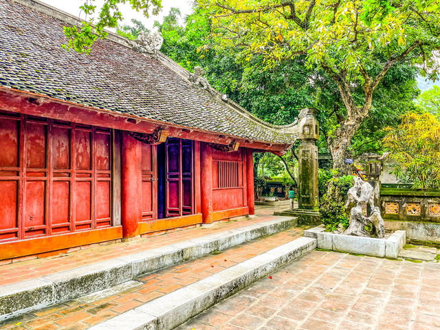 Temple of Emperor Le Dai Hanh...닌빈