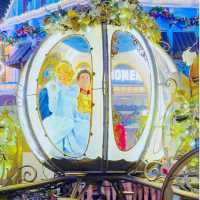Magical: Christmas season with Disney’s Holiday Parade at Magic Kingdom Orlando 🇺🇸