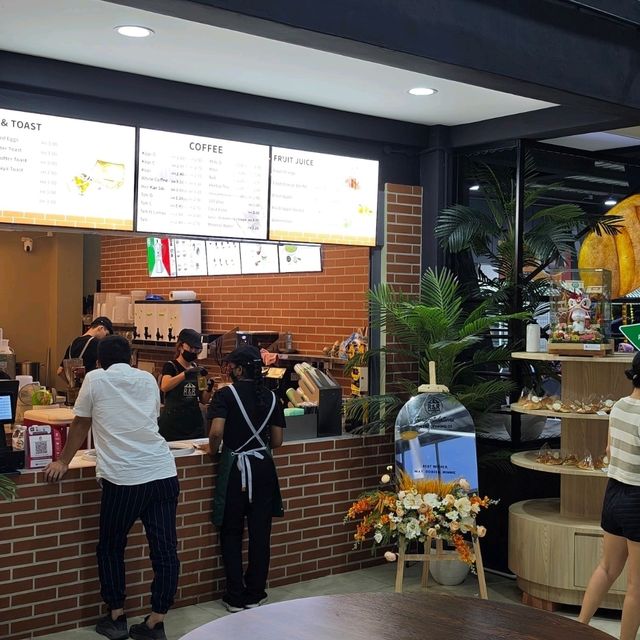 Tropical Themed Food Court 