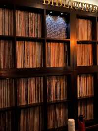 【沖縄】レコードに囲まれたオシャレなBAR🔈