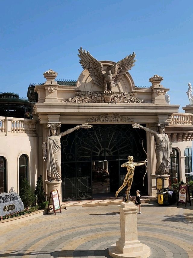 📍French Villa