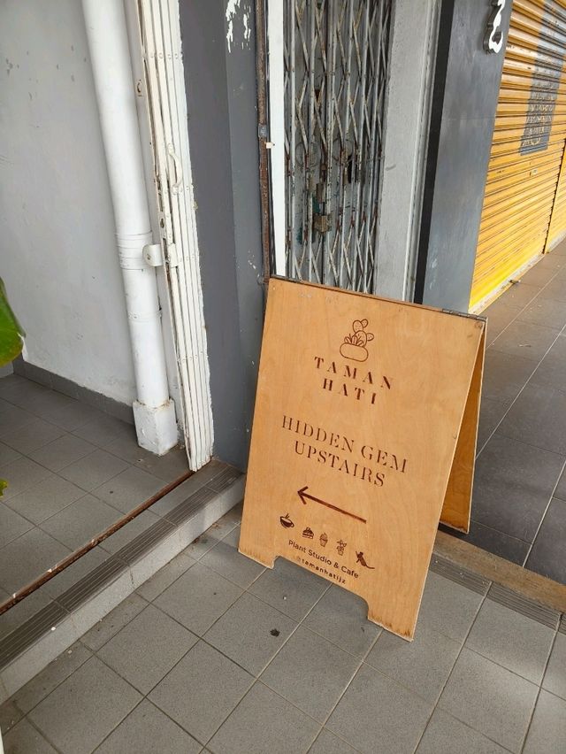 Discovering Taman Hati Cafe – A Hidden Gem