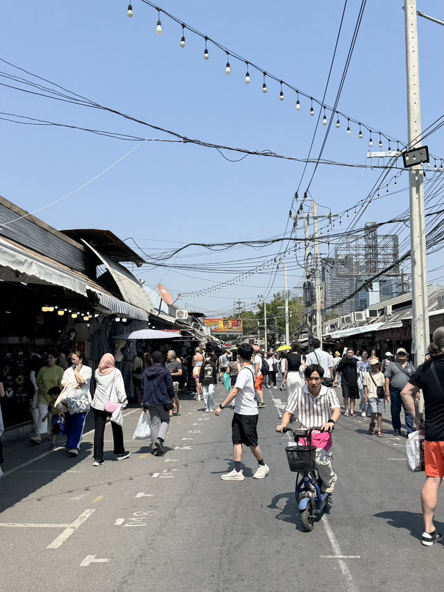 ร้านหนังสือ @จตุจักร