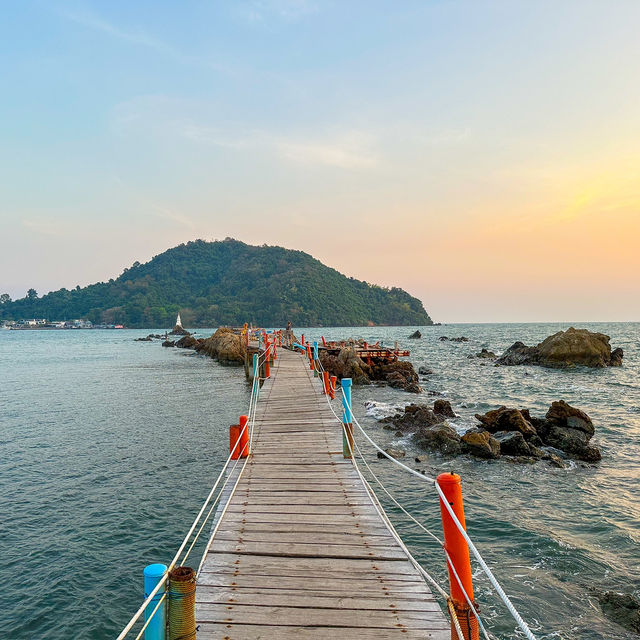 จุดชมวิว📸 กลางทะเล ที่สวยที่สุด ของบ้านแหลม
