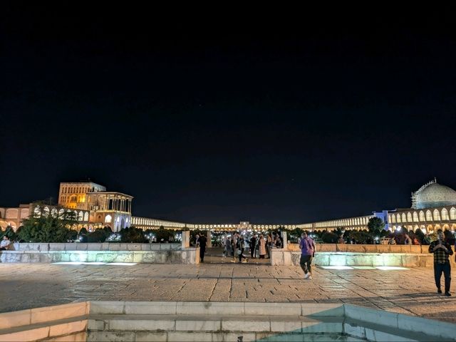 夜のイマーム広場