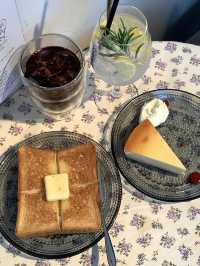 Cozy Coffee Spot in Kichijoji – Ryumon Coffee Stand ☕🍰