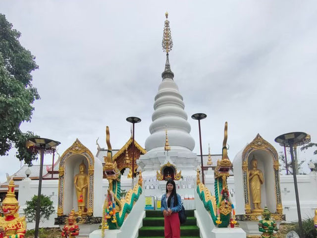 สัมผัสความงามของวัดพระธาตุดอยเล็ง