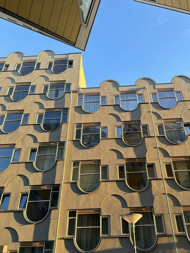 A Striking Architectural Journey Through Rotterdam 