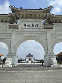 Guide to Visiting Chiang Kai-shek Memorial Hall 🏛️