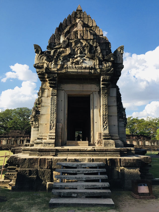 ย้อนเวลาสู่เมืองเก่าที่ปราสาทหินพิมาย นครราชสีมา