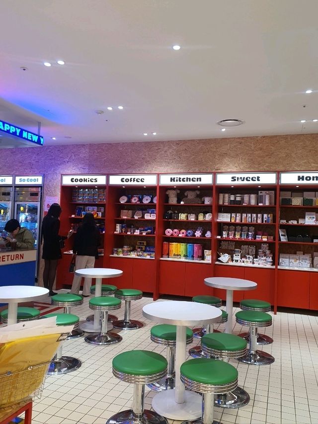 🍪 부산 신세계백화점 속 비비드한 감성 카페, 그로서리스터프 ☕️