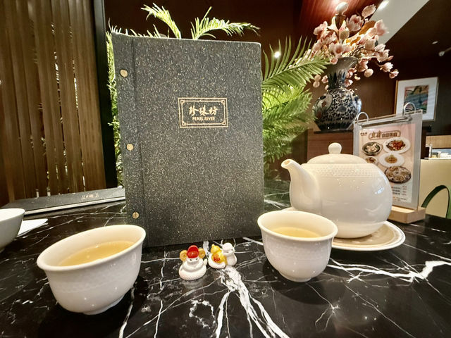 高雄福華大飯店（珍珠坊）重新裝潢過富麗堂皇.美食非吃不可