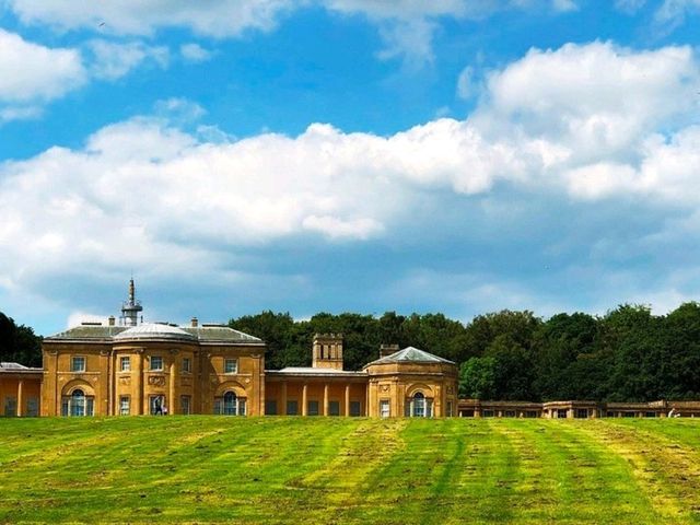 Enjoy the natural beauty of Heaton Park, the iconic park in Manchester!